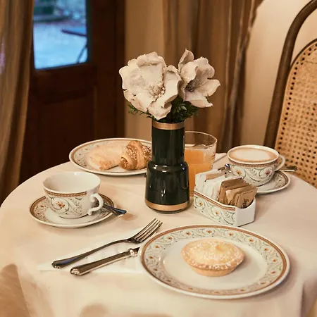 לינה וארוחת בוקר Sestilia 3*