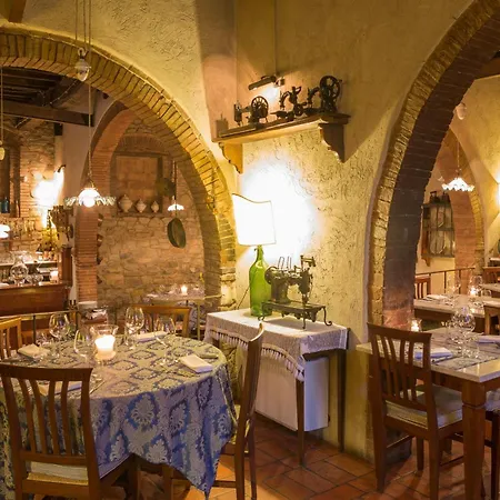 לינה וארוחת בוקר Sestilia מונטאיונה