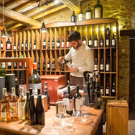 לינה וארוחת בוקר Sestilia 3*